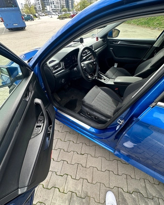 Skoda Superb cena 126500 przebieg: 24319, rok produkcji 2022 z Gdynia małe 211